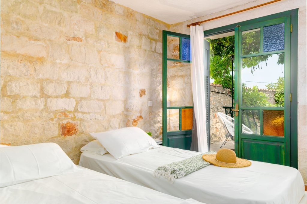 Orama Stone Apartments in Bochali, Zakynthos – traditional stone holiday apartments with panoramic views, modern amenities, and serene surroundings